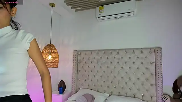 AdharaMancinii online show from 10.16.25