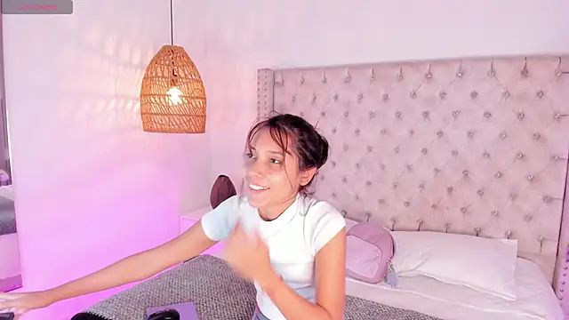 AdharaMancinii online show from 10.18.25