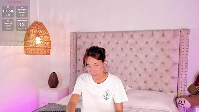 AdharaMancinii online show from 10.25.25