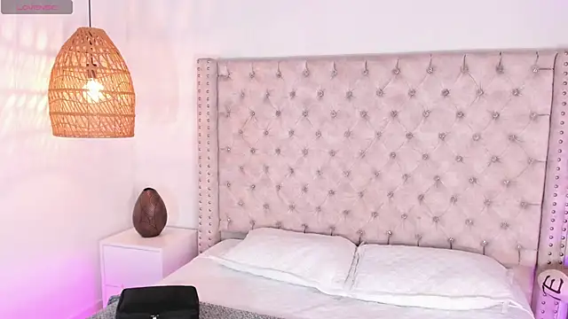 AdharaMancinii online show from 10.31.25