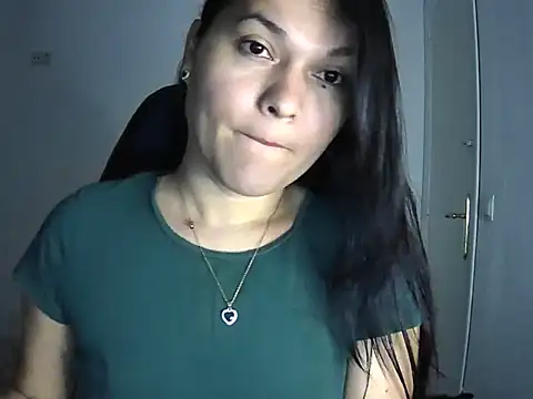 Snapshot of dulvolkova chatting on 10.17.25 dulvolkova online show from 10.17.25