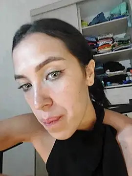 Lina Bedoya online show from 09.13.25