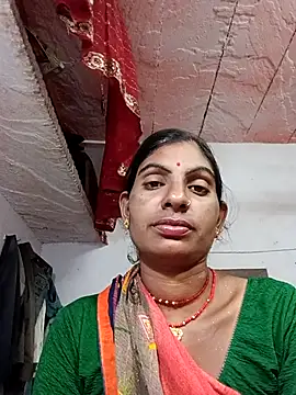 Snapshot of Mansi_ji chatting on 10.04.25 Mansi ji online show from 10.04.25