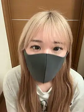 Snapshot of Una_chan_ chatting on 10.03.25 Una chan online show from 10.03.25