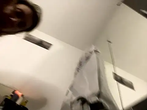 Snapshot of dreamgt chatting on 10.03.25 dreamgt online show from 10.03.25