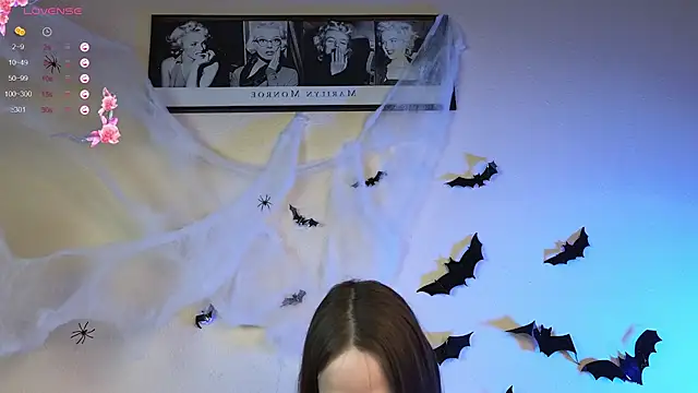 Snapshot of Angeel_Kate chatting on 10.16.25 Angeel Kate online show from 10.16.25