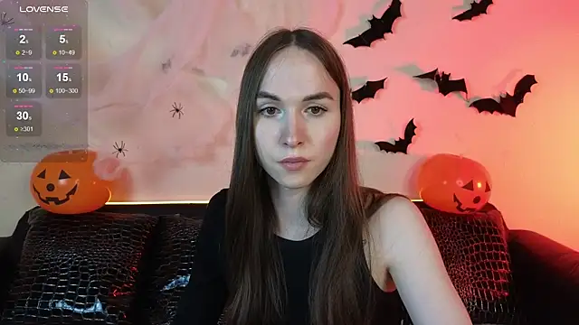 Snapshot of Angeel_Kate chatting on 10.16.25 Angeel Kate online show from 10.16.25