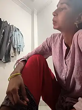 Snapshot of Hot-Soniya2 chatting on 10.05.25 Hot-Soniya2 online show from 10.05.25