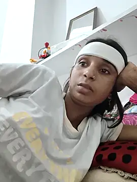 Snapshot of Hot-Soniya2 chatting on 10.16.25 Hot-Soniya2 online show from 10.16.25