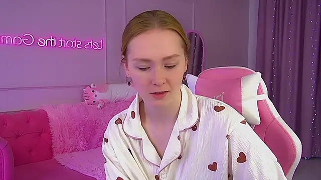 Snapshot of AgataFoxley chatting on 10.06.25 AgataFoxley online show from 10.06.25