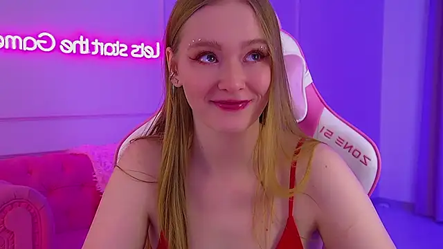 Snapshot of AgataFoxley chatting on 02.04.26 AgataFoxley online show from 02.04.26