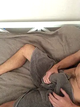 Snapshot of David952015 chatting on 10.27.25 David952015 online show from 10.27.25