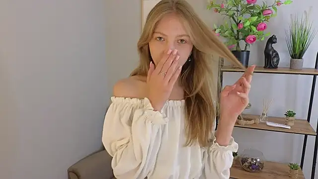 Sue Sanders online show from 09.12.25