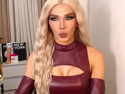 Snapshot of Miss_Cataluna69 chatting on 11.19.25 Miss Cataluna69 online show from 11.19.25