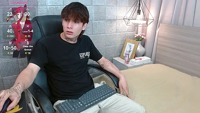 Iantwink18 online show from 09.16.25