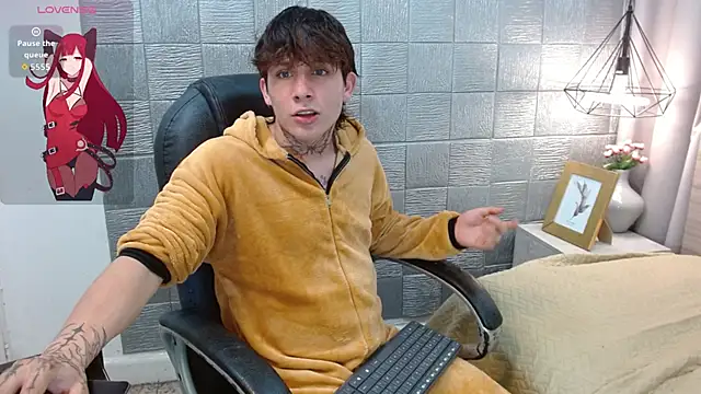 Iantwink18 online show from 09.18.25