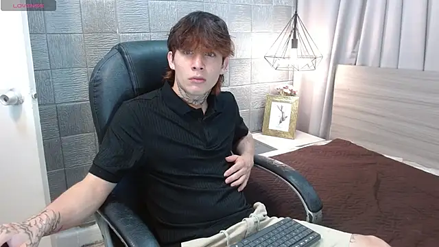 Iantwink18 online show from 09.30.25