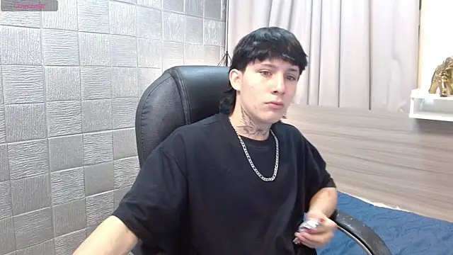 Iantwink18 online show from 10.15.25