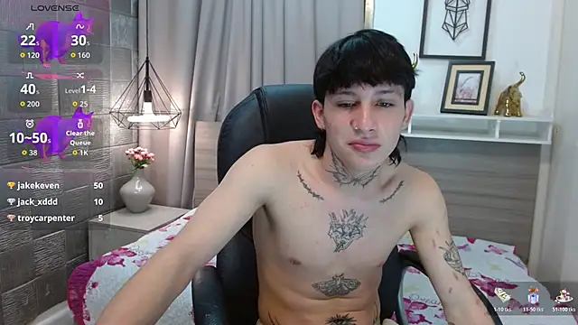 Iantwink18 online show from 10.18.25