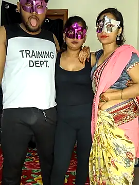 Family02 online show from 09.17.25