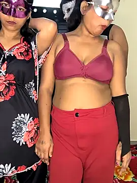 Family02 online show from 10.21.25