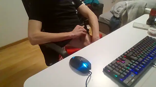 Snapshot of elox33 chatting on 04.16.26 elox33 online show from 04.16.26