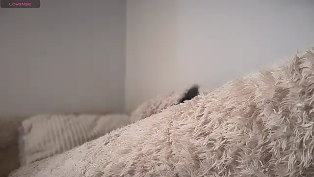 Bunnyylovee online show from 04.18.26