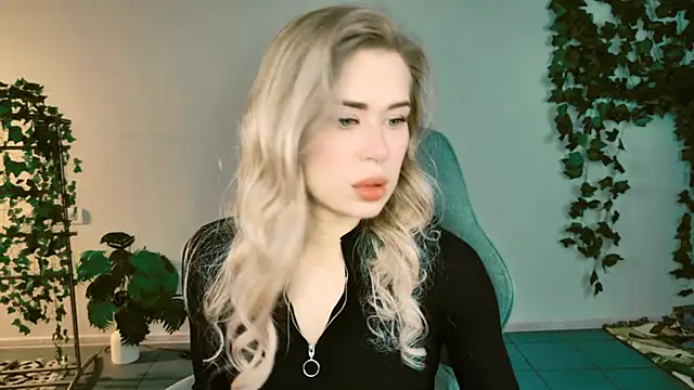 AdelLoyss online show from 10.18.25