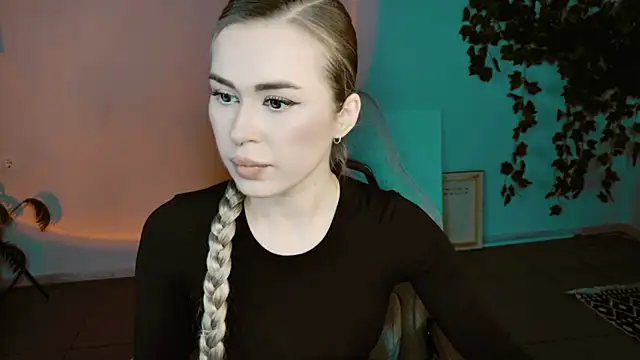 AdelLoyss online show from 10.29.25