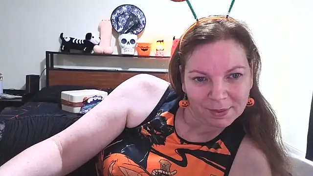 aussiepeaches online show from 10.29.25