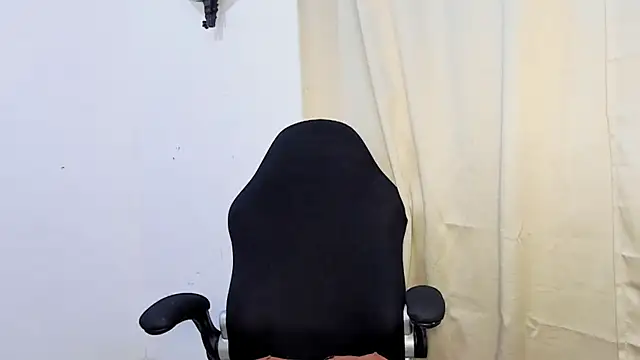 Snapshot of Allyson_gh chatting on 10.22.25 Allyson gh online show from 10.22.25