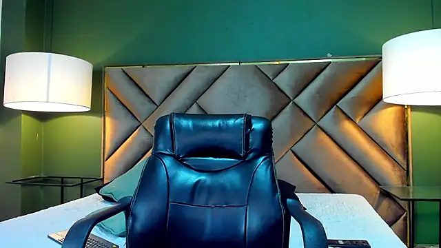 Lean Portman online show from 04.11.26