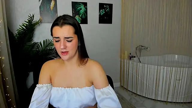 Snapshot of mintydaze chatting on 10.06.25 mintydaze online show from 10.06.25