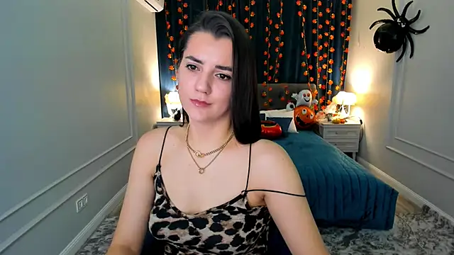 Snapshot of mintydaze chatting on 10.19.25 mintydaze online show from 10.19.25