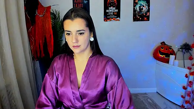 Snapshot of mintydaze chatting on 10.28.25 mintydaze online show from 10.28.25