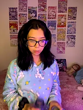 Valen-Foxx online show from 10.24.25