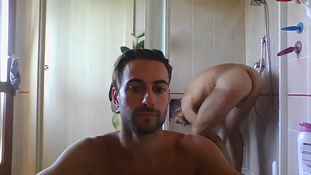 Snapshot of Amicisegreti chatting on 09.19.25 Amicisegreti online show from 09.19.25