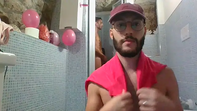 Snapshot of Amicisegreti chatting on 10.10.25 Amicisegreti online show from 10.10.25