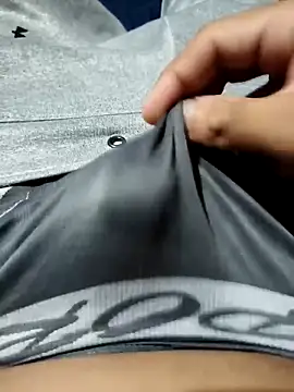 Snapshot of Aaia93 chatting on 11.01.25 Aaia93 online show from 11.01.25