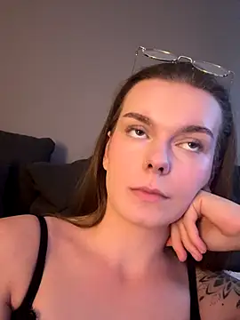 LisaFreier online show from 09.16.25