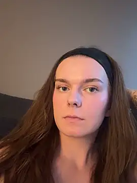 LisaFreier online show from 09.18.25