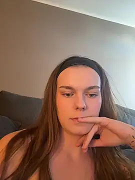 LisaFreier online show from 09.25.25