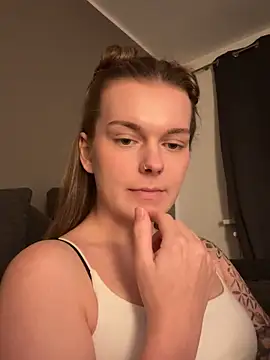 LisaFreier online show from 10.18.25