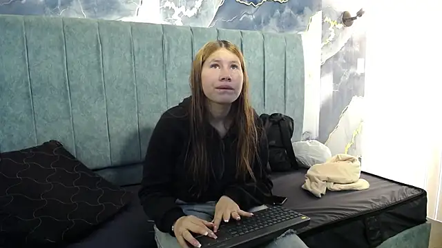 Olivia11  online show from 10.02.25