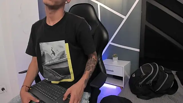 Justin Lakee online show from 09.23.25