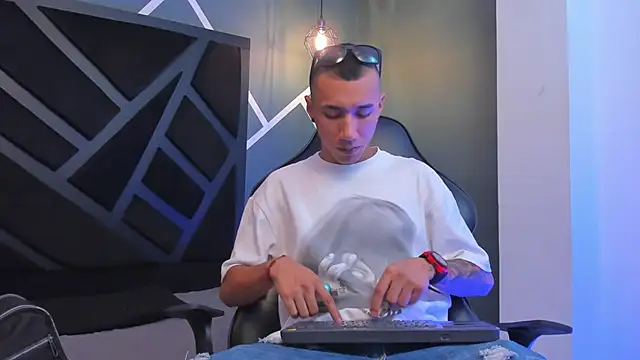 Justin Lakee online show from 09.25.25