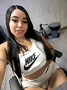 Snapshot of SofiaWildee chatting on 10.11.25 SofiaWildee online show from 10.11.25