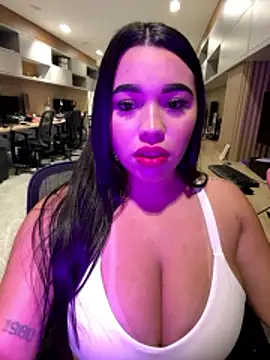 SofiaWildee online show from 01.08.26