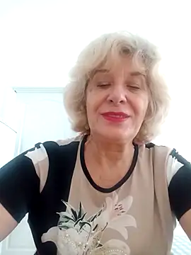 Snapshot of 52MiaLove02 chatting on 09.18.25 52MiaLove02 online show from 09.18.25