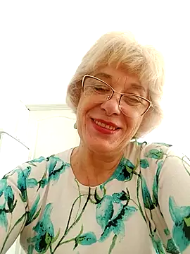 Snapshot of 52MiaLove02 chatting on 09.25.25 52MiaLove02 online show from 09.25.25